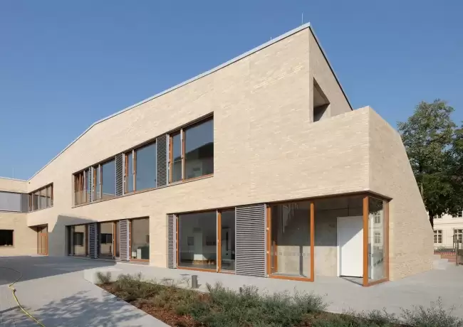 Angezeigtes Bild: 3-Außen Spielbereich.jpg